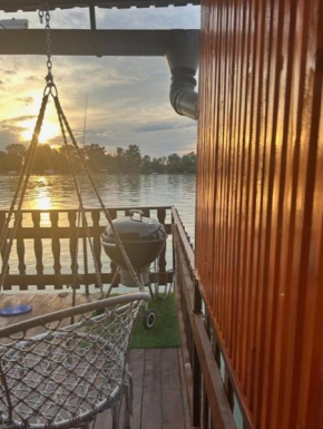 Splav na dan Royal Water